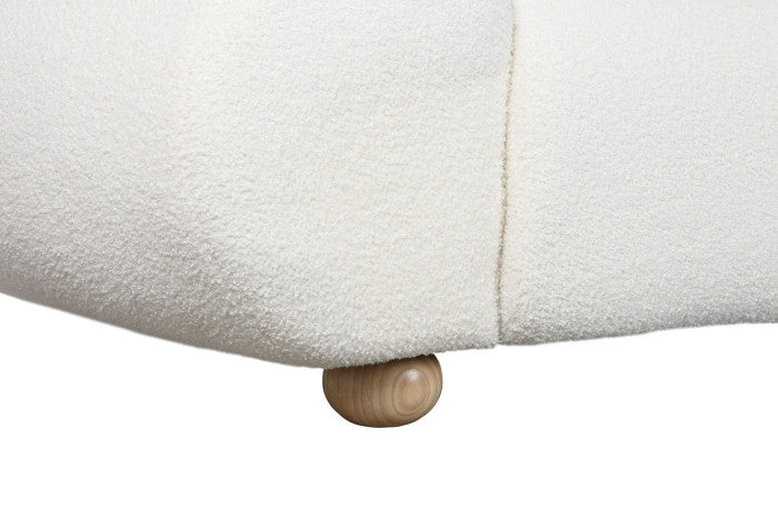 Tágas fehér kanapé