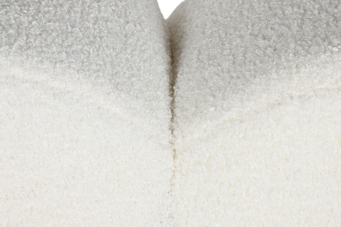 Tágas fehér kanapé